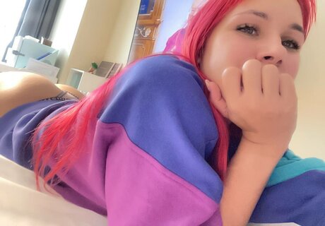 Red Saya onlyfans free