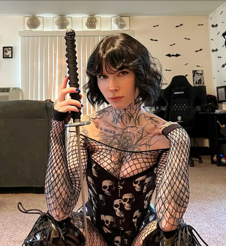 Tyniquewebster feet onlyfans