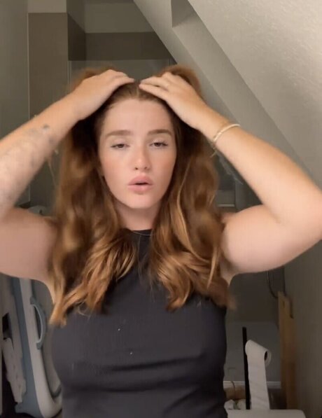 Julia Schulze only fans photos