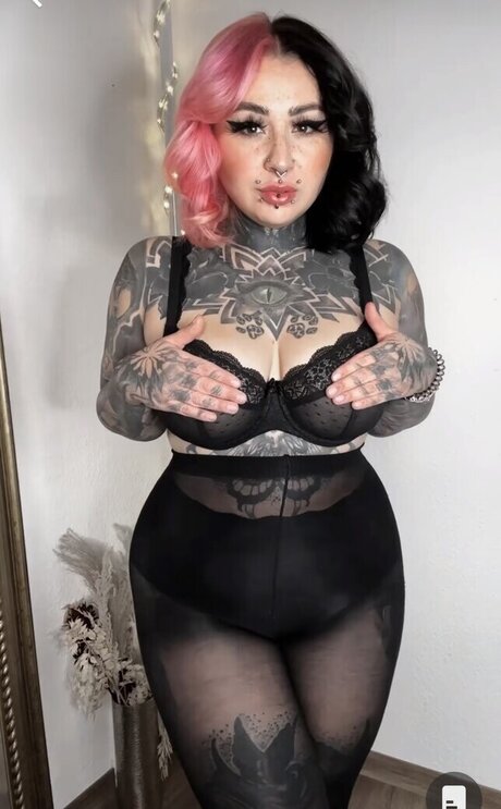 Verena Venus onlyfans boobs