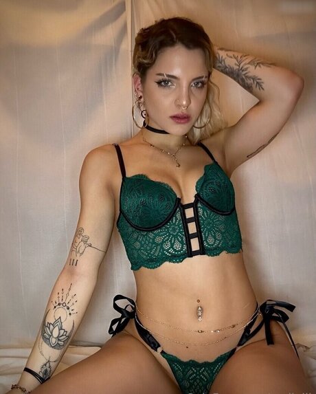 nadiniii only fans pictures