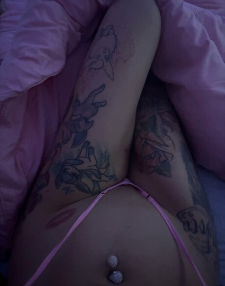 Lilly V Savage onlyfans leaks.