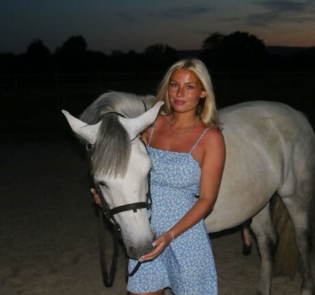 mollymercedes onlyfans xxx