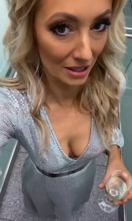 Angela Finger Erben onlyfans leams