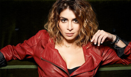 Julie Zenatti onlyfans.