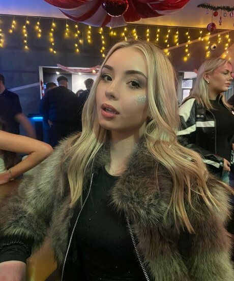 kamilalenajanicka boobs onlyfans