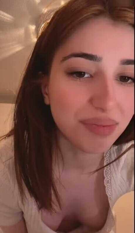 Kennt Sie jemand_ onlyfans striptease