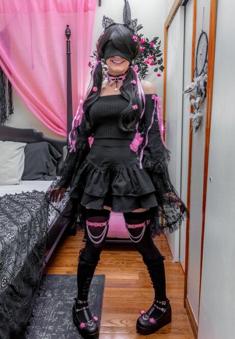 LilBrokenBlossom naked onlyfans