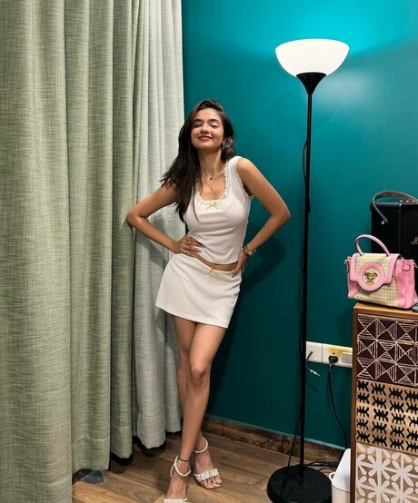 Anushka Sen Profile pic