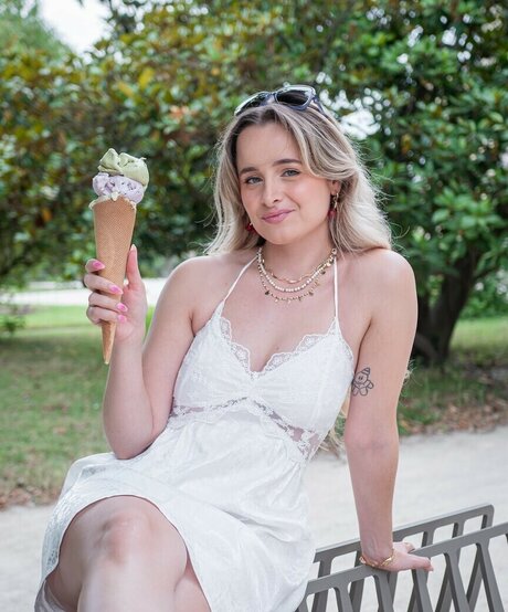 Camille LV sexy onlyfans