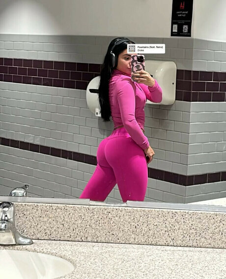 Tati Mcquay onlyfans public photos