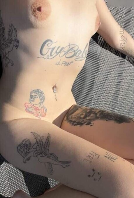 Whylellox onlyfans leaked tits