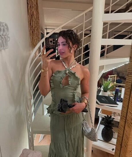 Thelatgirl nude onlyfans leak