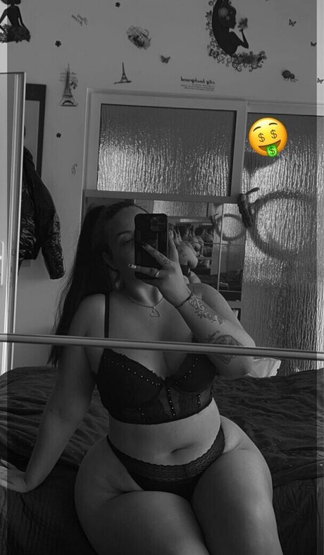 Ellyyelly nude onlyfans