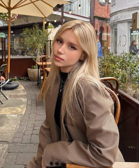 Kitty Mae onlyfans model images