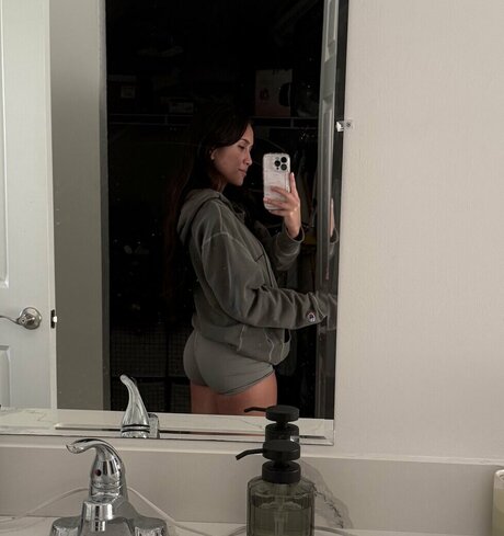 maneaterjade onlyfans star