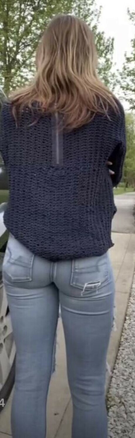 Kalia Hundley onlyfans boobs