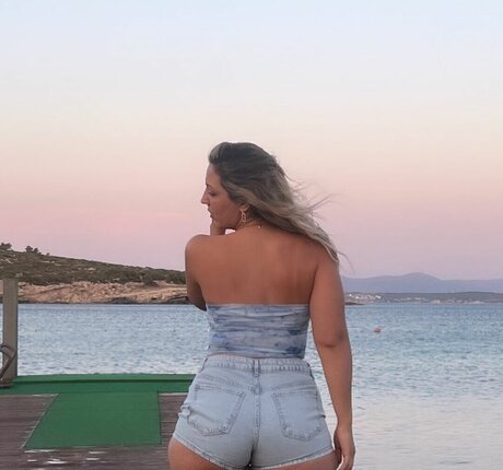 hottest milf onlyfans beautiful naked pics