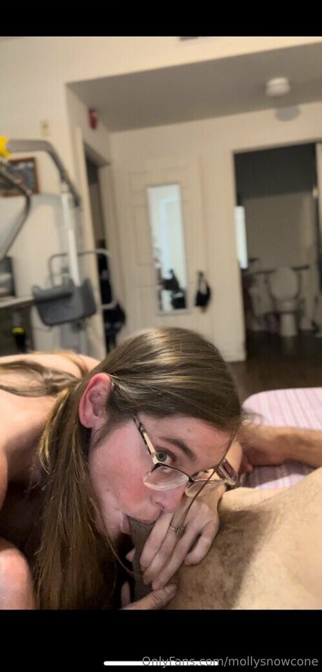 Molly Snowcone onlyfans leaka