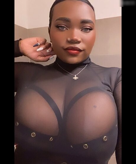 Mirriam Amber onlyfans images