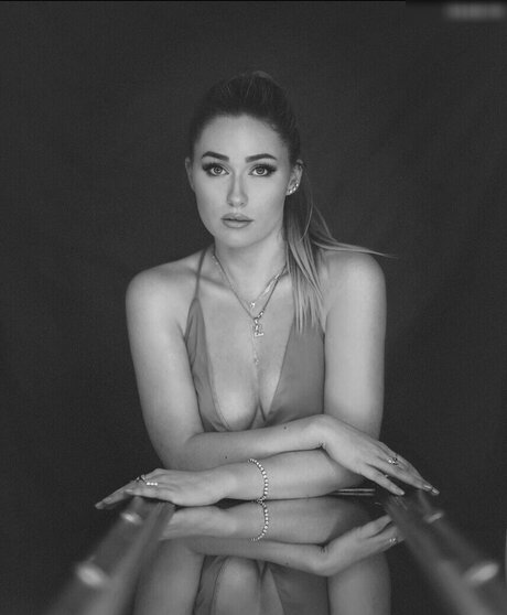 Sonny Loops only fans nude