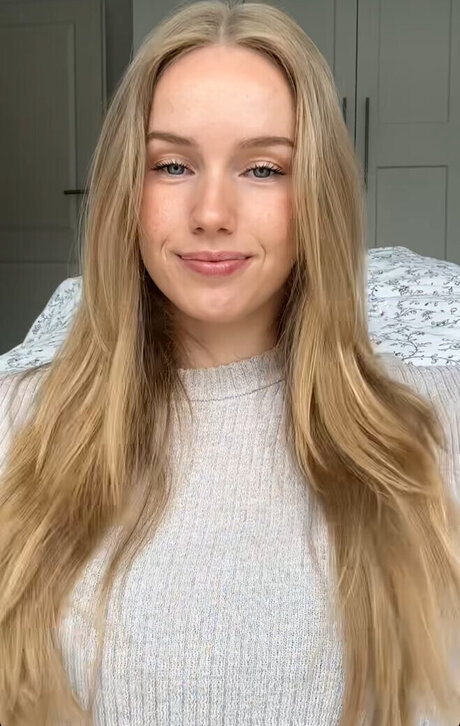 Nadine von relaxASMR onlyfans content