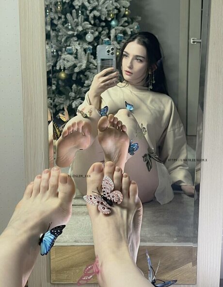 glemfeetx nude on onlyfans