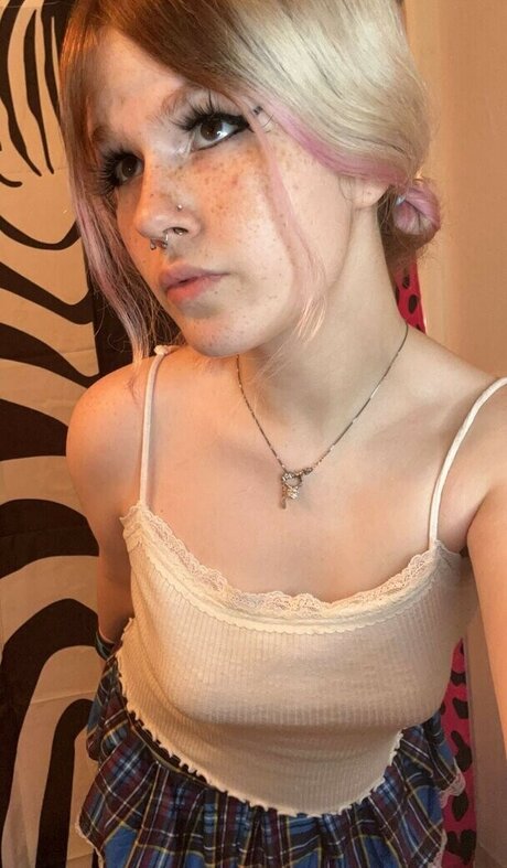 dishonestgirl onlyfans strip