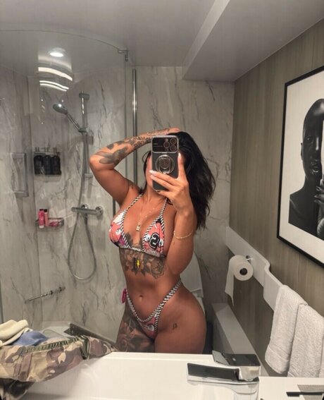 Breezy Foxx nudes only fans