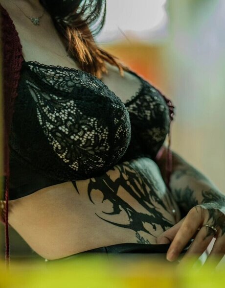 Kira Julie ass onlyfans