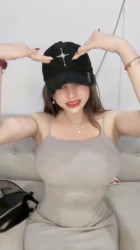 Olivea Hadid nudes onlyfans leaks