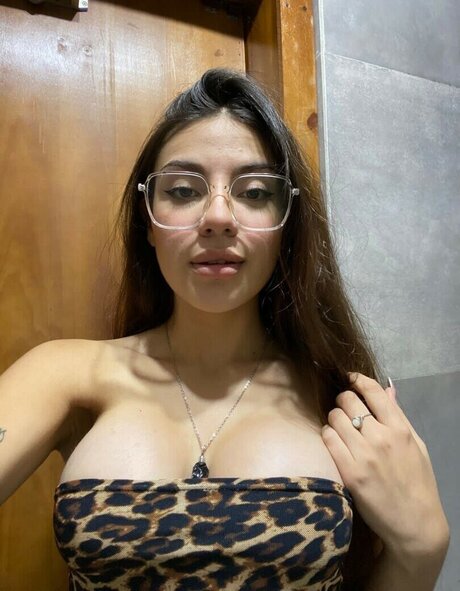 sloppy top onlyfans top frame