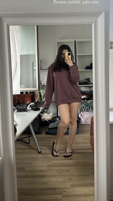 Hilal Fener naked onlyfans pics