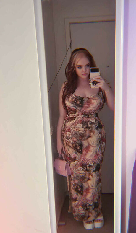 Elizabethdangerx nude only fans