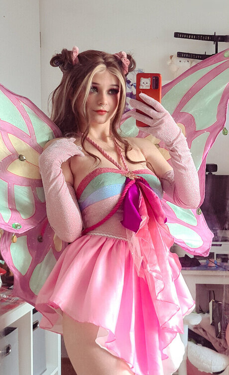 celebrity onlyfans nude glimpse