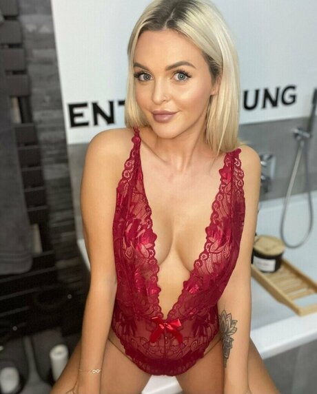 BadJenny free onlyfans porn