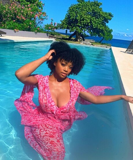 Taylor Banner onlyfans nude tits