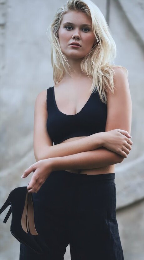 Sarah E Coomer onlyfans uncensored