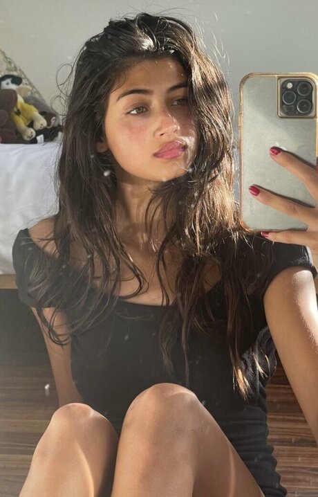 Meeya Dugied onlyfans leaks.