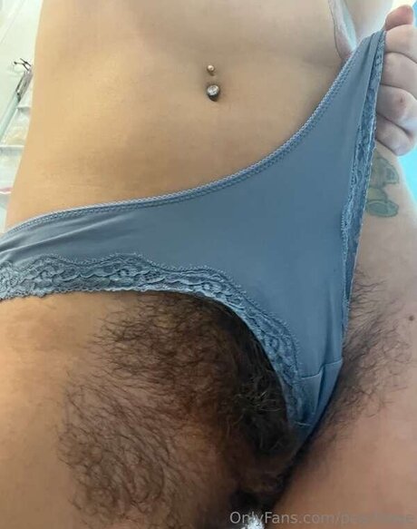 Pearl Sage Hairy Queen naked only fans