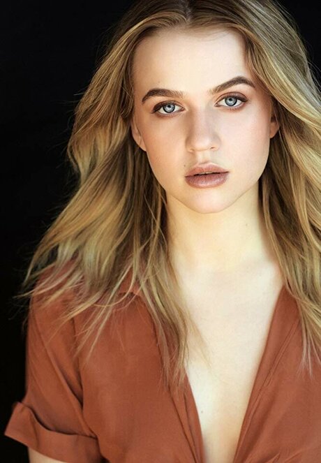 Roan Curtis sexy onlyfans