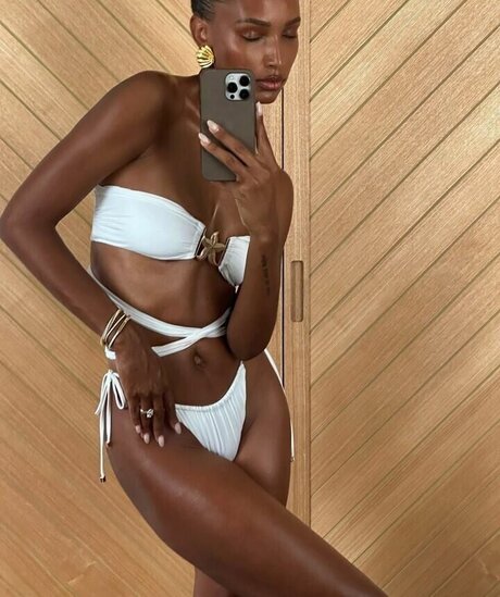 Jasmine Tookes onlyfans nudes leaks