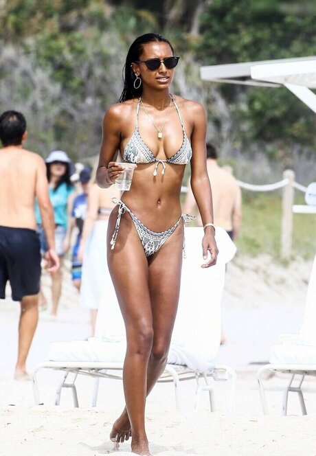 Jasmine Tookes nudes only fans