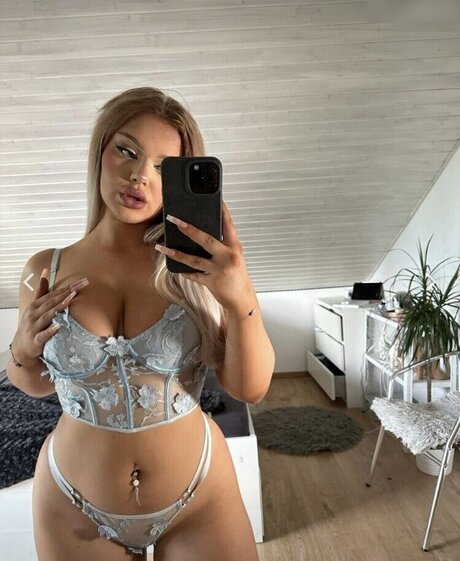 Kyliesweetie pics onlyfans
