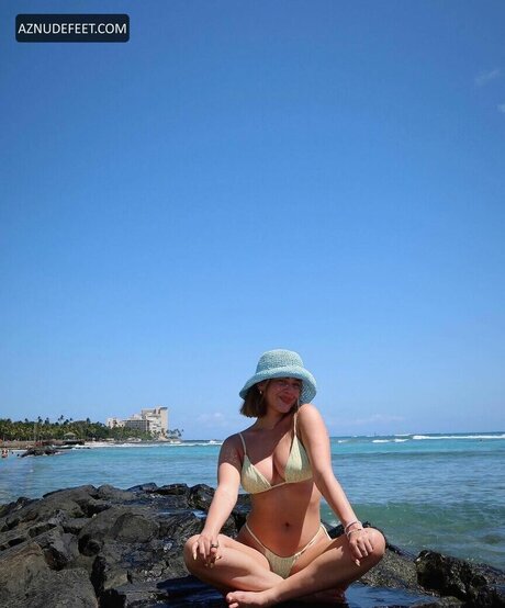 Ally Yost ally yost AllyYost onlyfans page