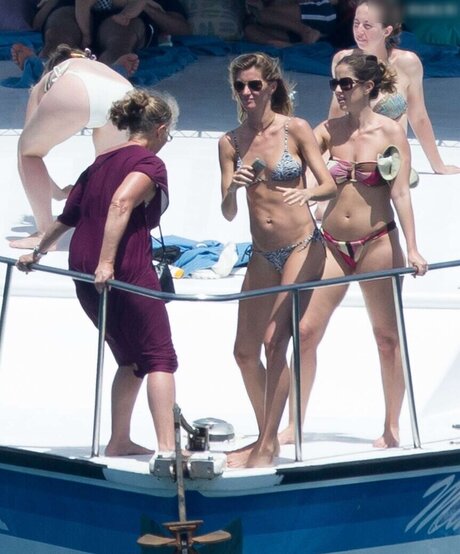 Gisele B ndchen onlyfans leaked naked