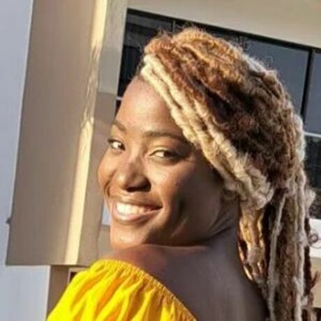 FamouseChristie onlyfans free