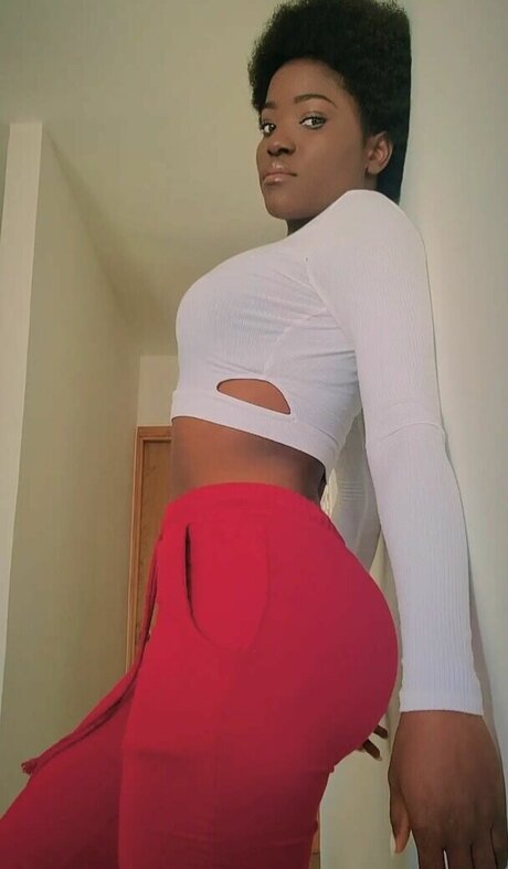 FamouseChristie onlyfans topless