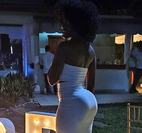 FamouseChristie leaked onlyfans