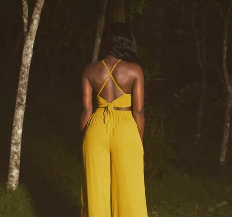 FamouseChristie nude onlyfans leak